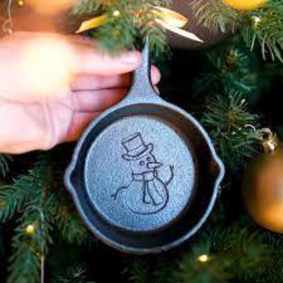 Lodge Cast Iron 2021 Holiday Mini Skillet - LIMITED EDITION - Picture 1 of 6